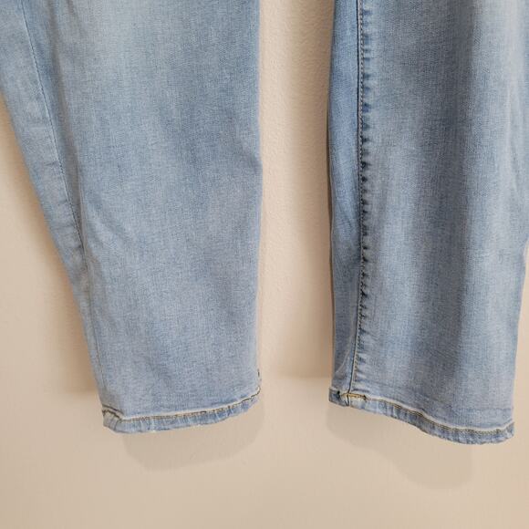 Slink Plus Size Curvy Light Wash Boyfriend Cut Mid Rise Jeans Size 16 - Picture 5 of 15